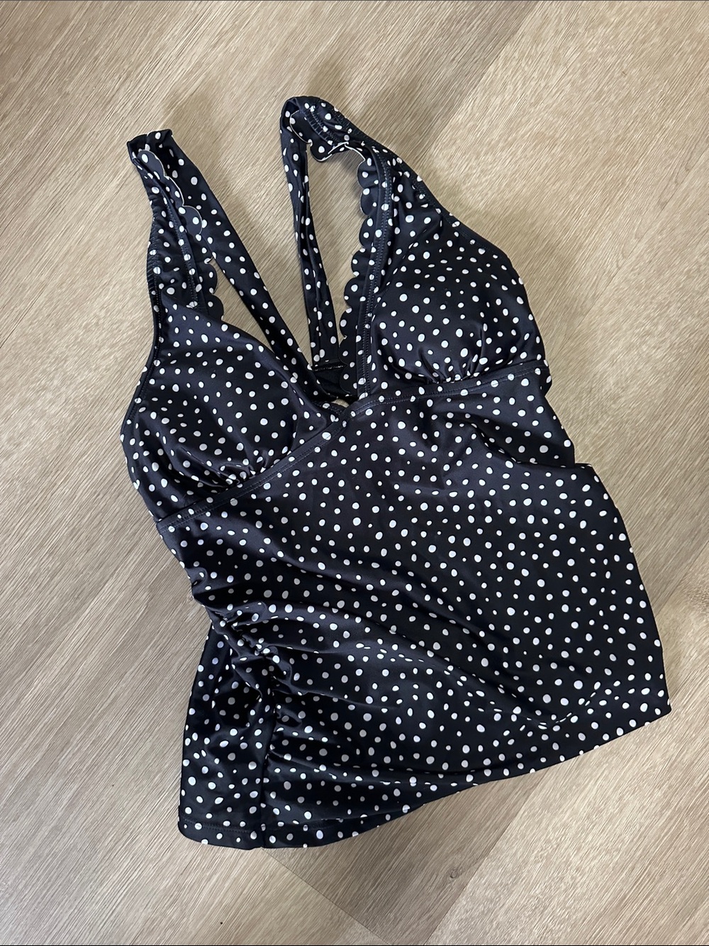 Cupshe Black & White Polka Dot Tankini Top
